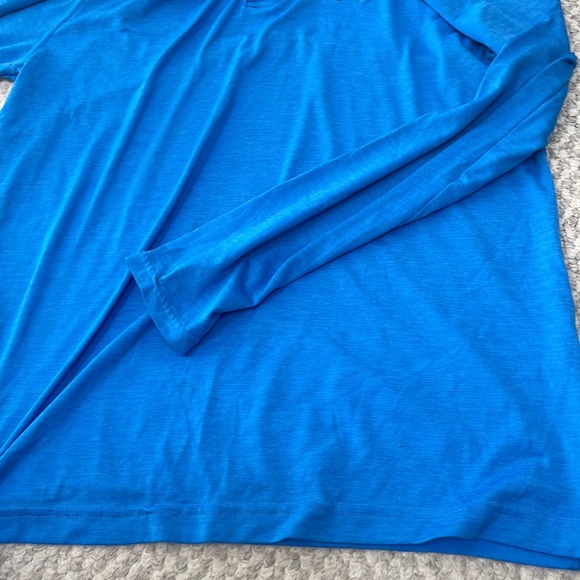 Under armor running long sleeve top - Picture 3 of 3